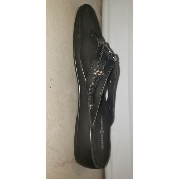 MINNETONKA Mocassins Black Leather Slide On Silverthorne Thong Sandals Size 9 - Picture 3 of 9